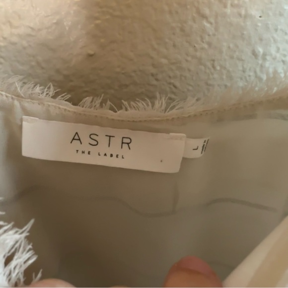 NWT ASTR Cream Gray Wrap Fringe Tank Top Size Large - Picture 7 of 9